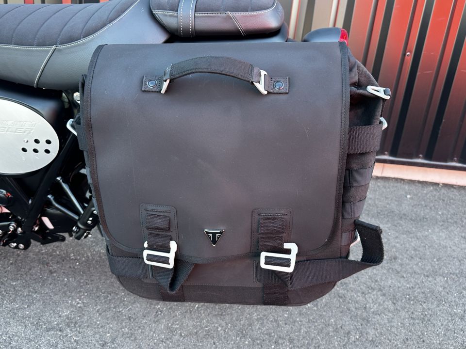 TRIUMPH STREET SCRAMBLER  900 35