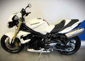 TRIUMPH STREET TRIPLE 675 - 2011