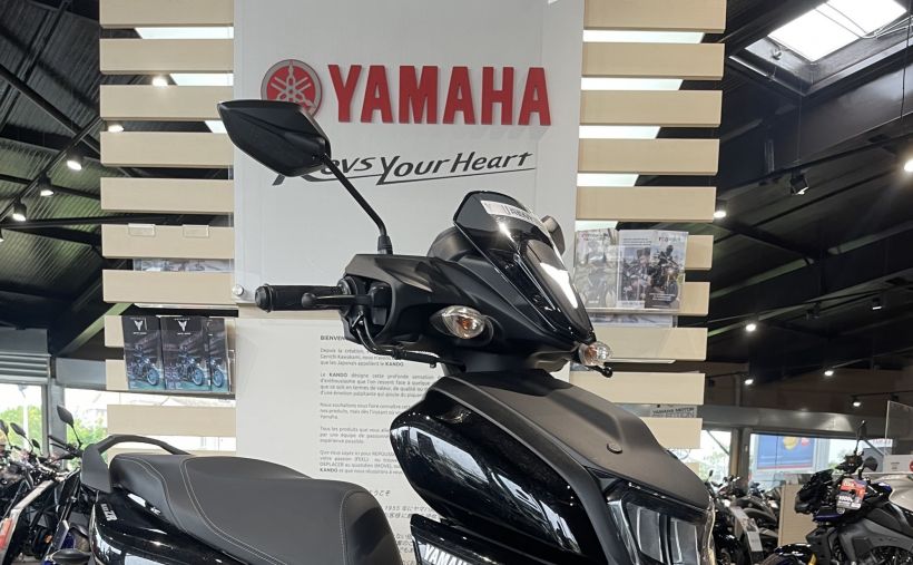 YAMAHA RayZR 125 1