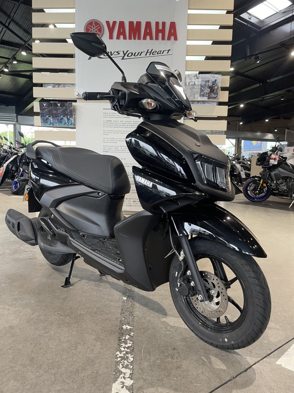 YAMAHA RayZR 125 1