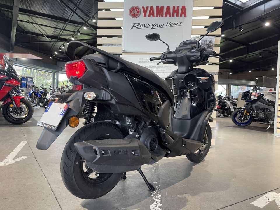 YAMAHA RayZR 125 3
