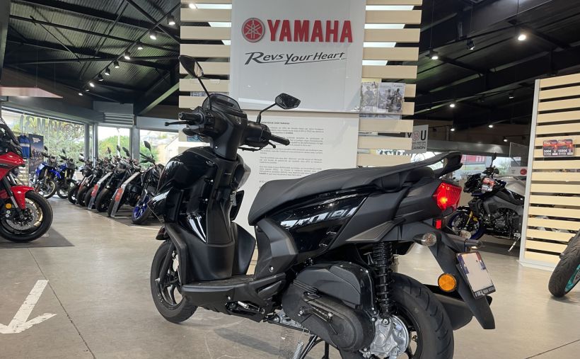 YAMAHA RayZR 125 5
