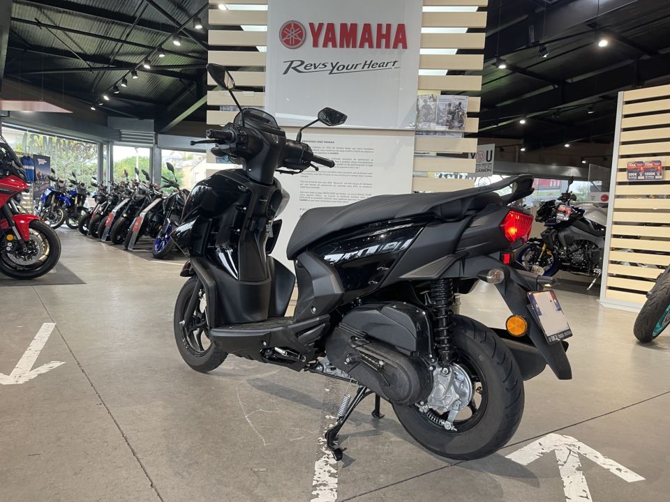 YAMAHA RayZR 125 5
