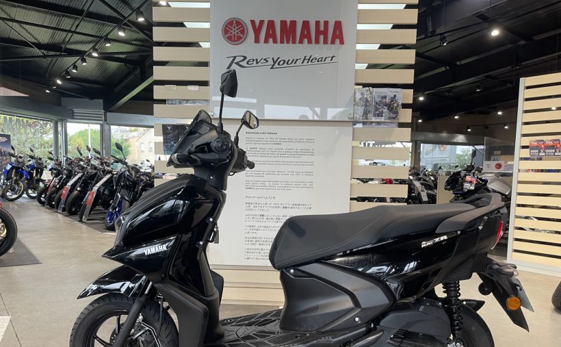 YAMAHA RayZR 125 6