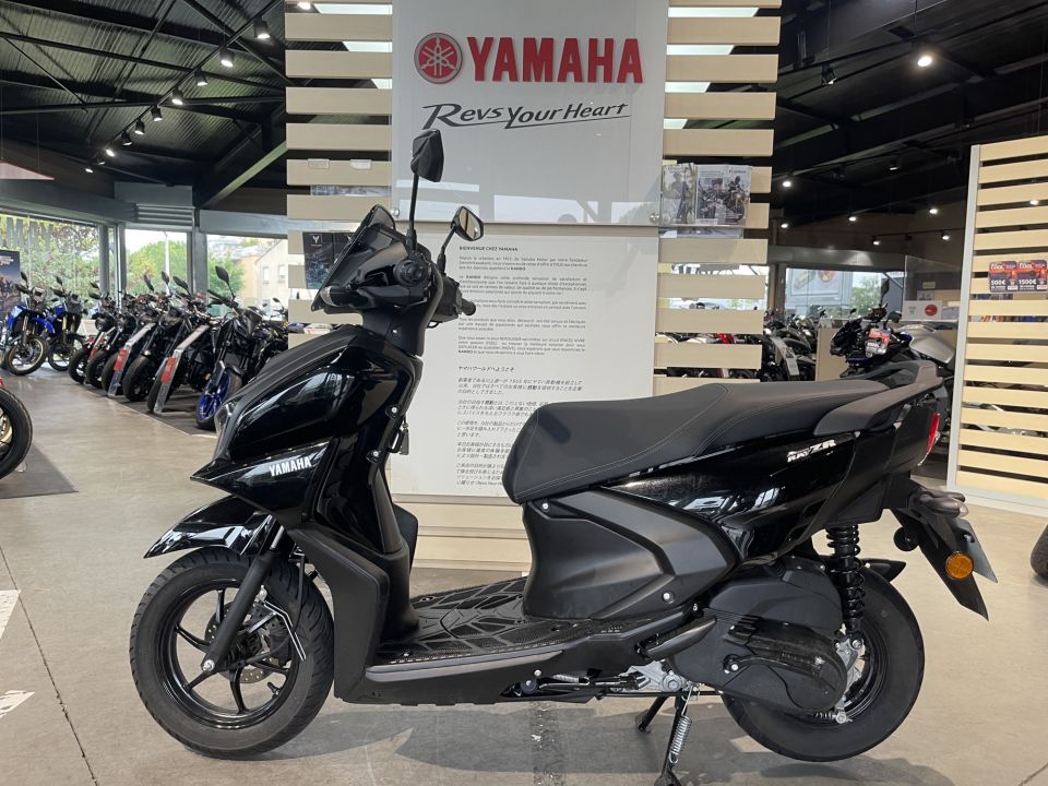 YAMAHA RayZR 125 6