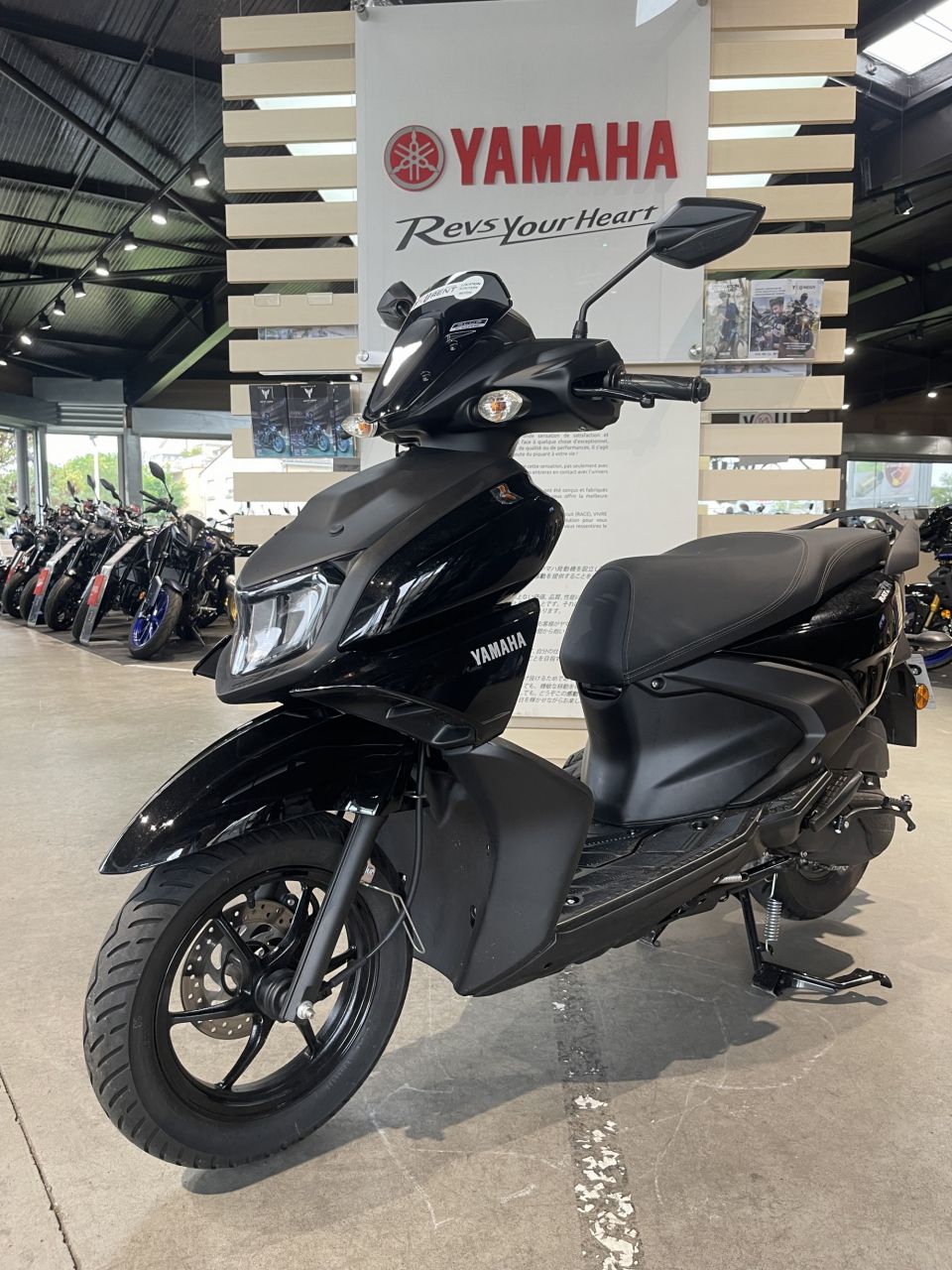 YAMAHA RayZR 125 7
