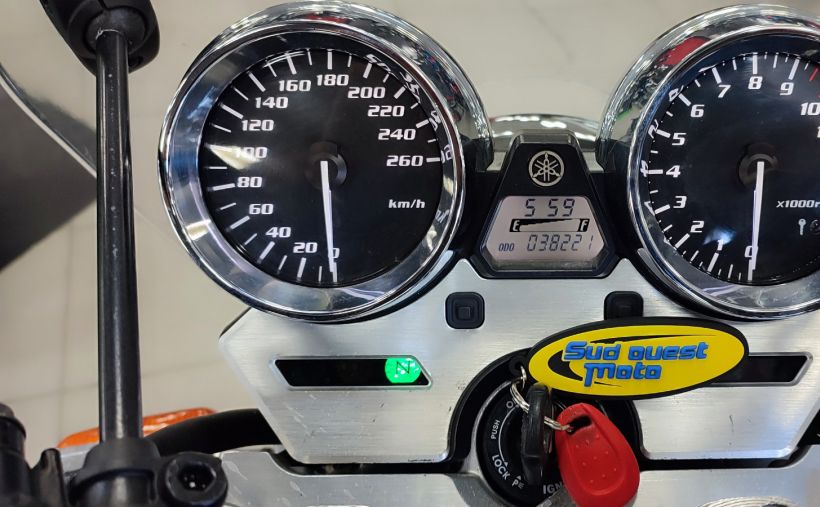 YAMAHA XJR 1300 7