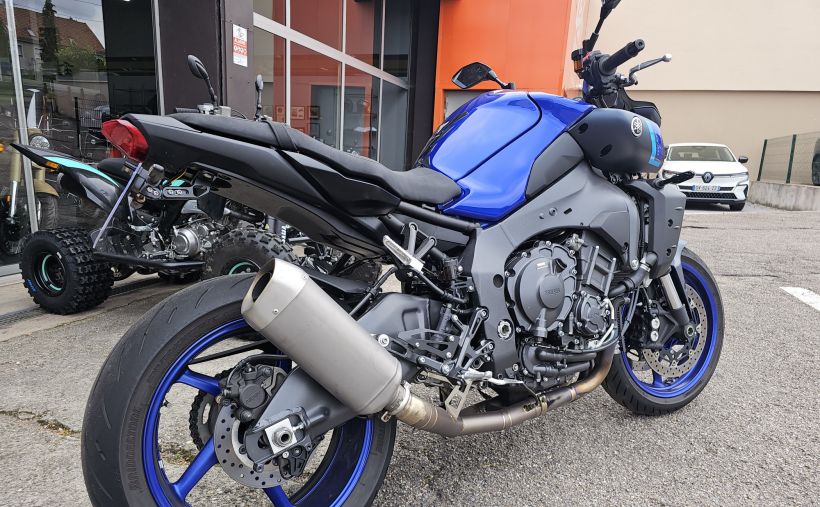 YAMAHA MT-10 2