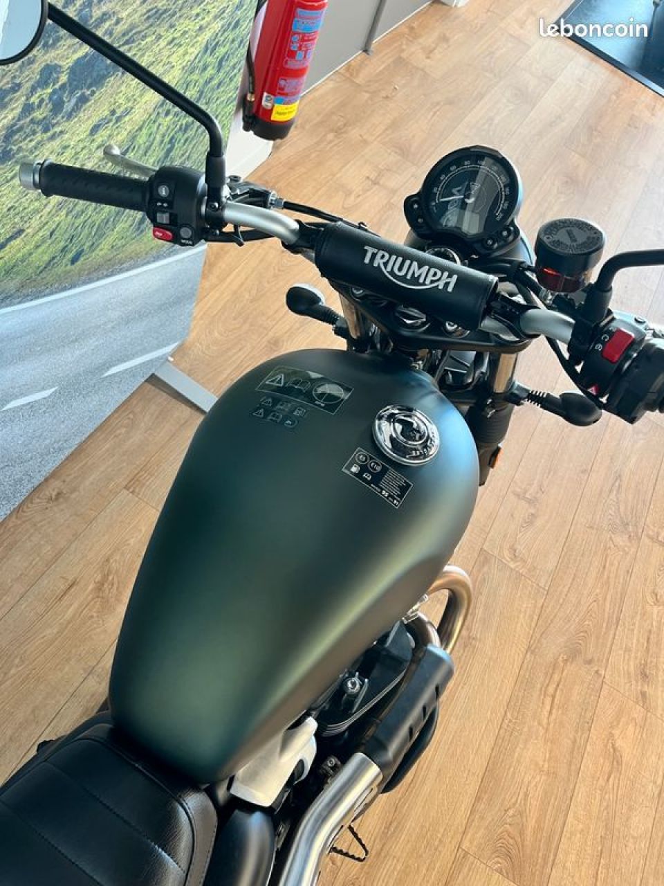 TRIUMPH STREET SCRAMBLER  900 2