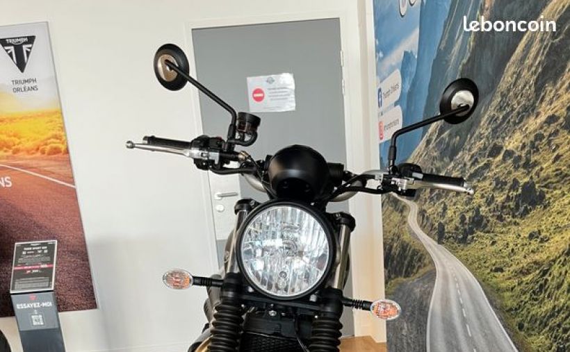 TRIUMPH STREET SCRAMBLER  900 2