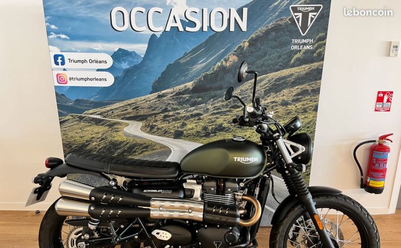 TRIUMPH STREET SCRAMBLER  900 0