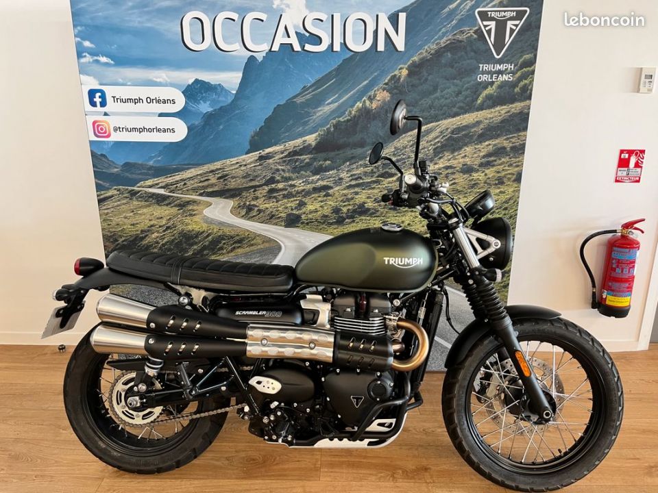 TRIUMPH STREET SCRAMBLER  900 0