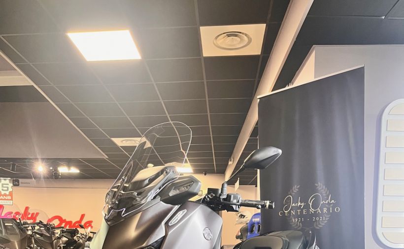 YAMAHA XMAX 125 TECH MAX 1