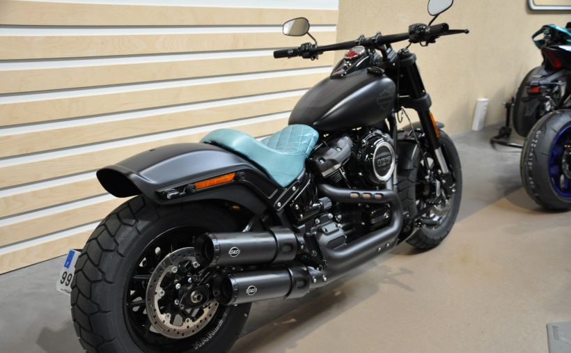 HARLEY-DAVIDSON SOFTAIL FAT BOB 1745 1