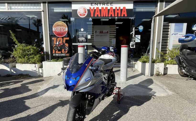 YAMAHA YZF-R3 1