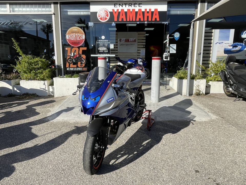 YAMAHA YZF-R3 1
