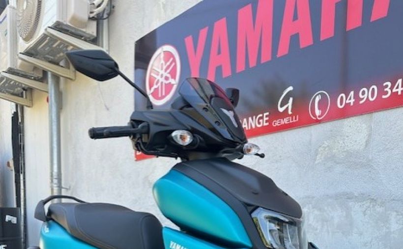 YAMAHA RayZR 125 1