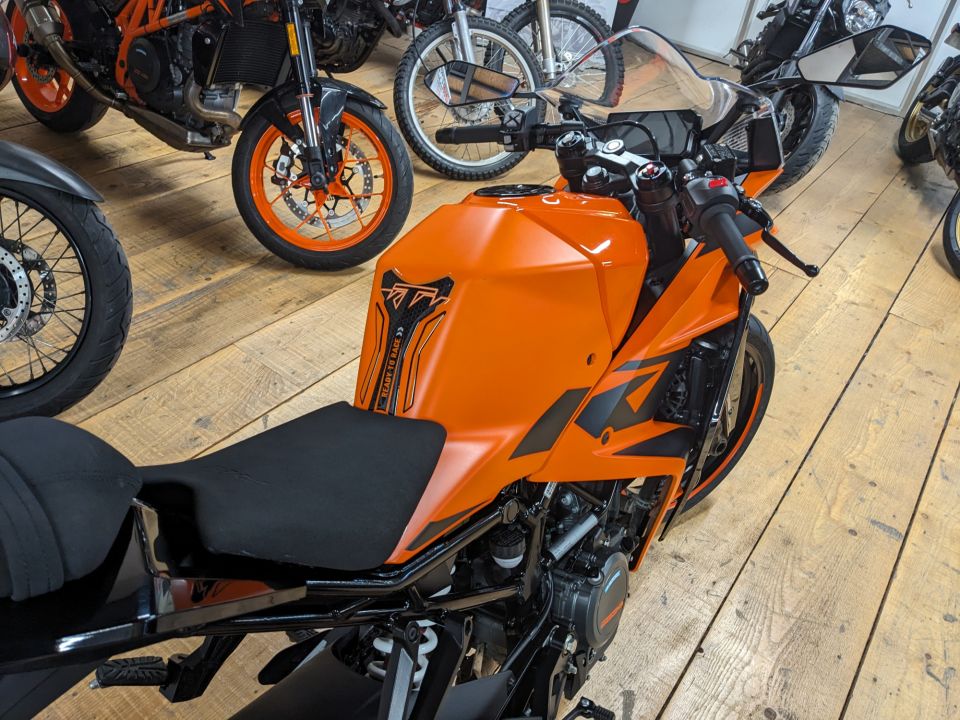 KTM RC 390 ABS 60