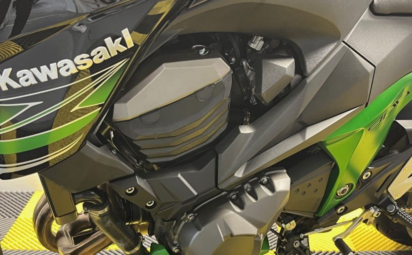 KAWASAKI Z 800 54