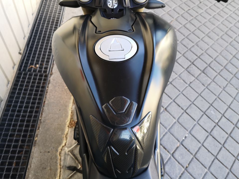 DUCATI STREETFIGHTER 8