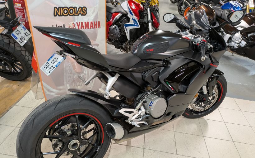 DUCATI PANIGALE V2 2