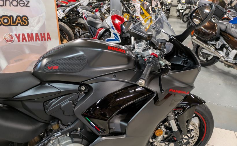 DUCATI PANIGALE V2 4