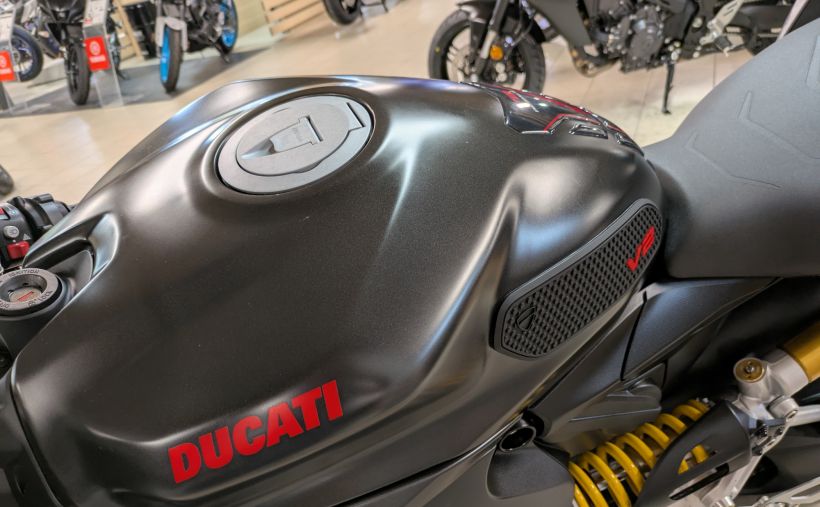 DUCATI PANIGALE V2 9