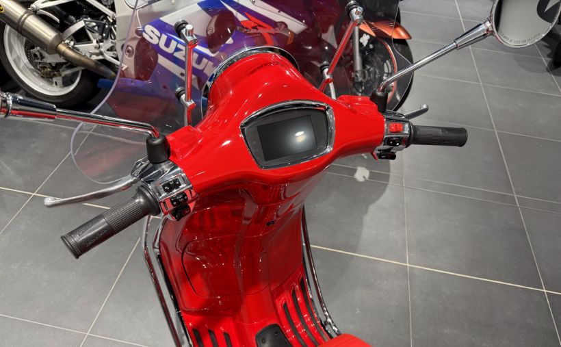 VESPA ELETTRICA 70KM/H 2