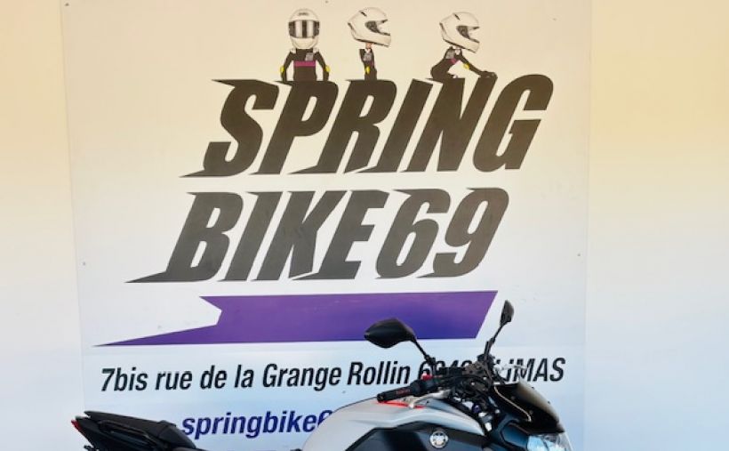 YAMAHA MT-07 (47.5CV) 8