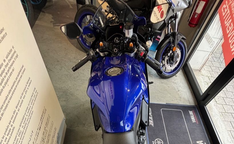 YAMAHA R7 3