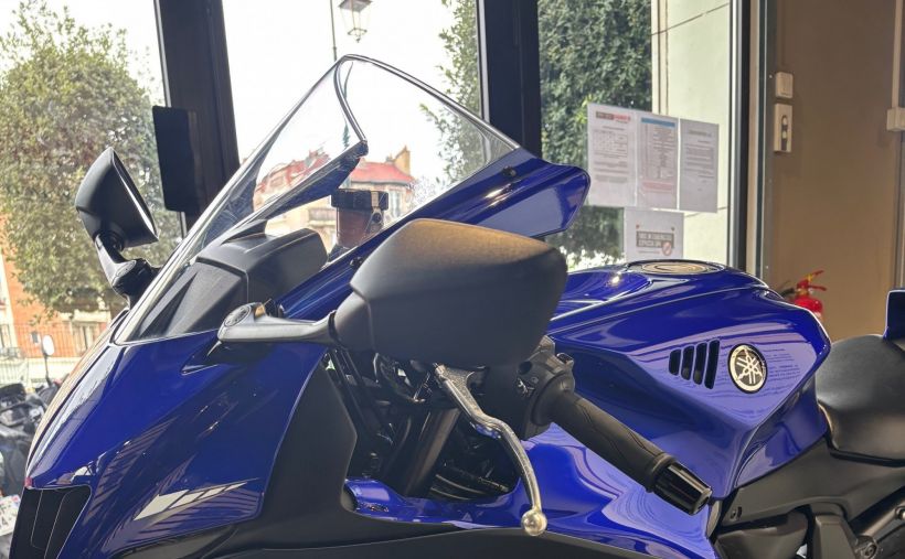 YAMAHA R7 4