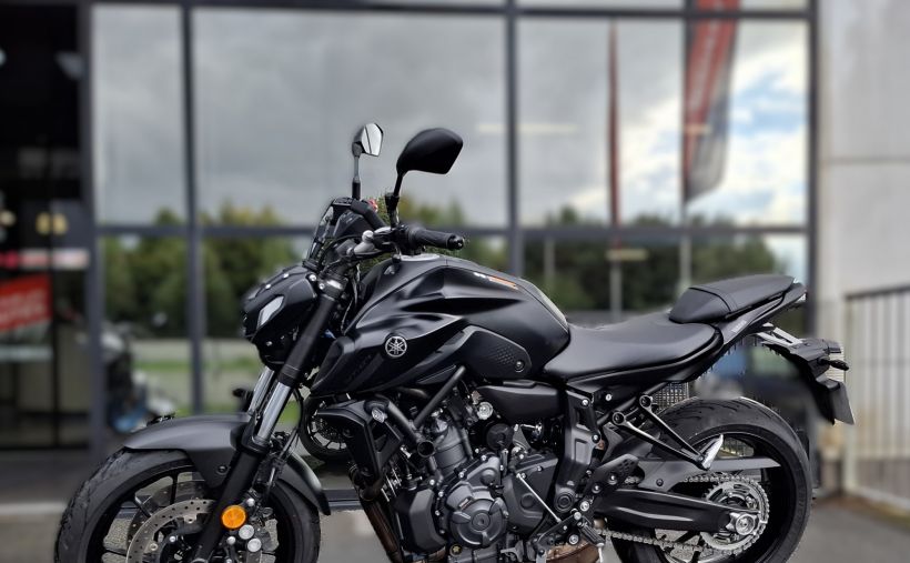 YAMAHA MT-07 1