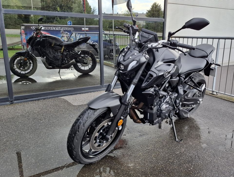 YAMAHA MT-07 2