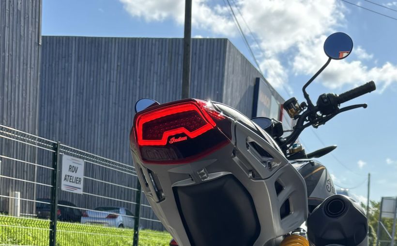 INDIAN FTR 1200 R CARBON 3