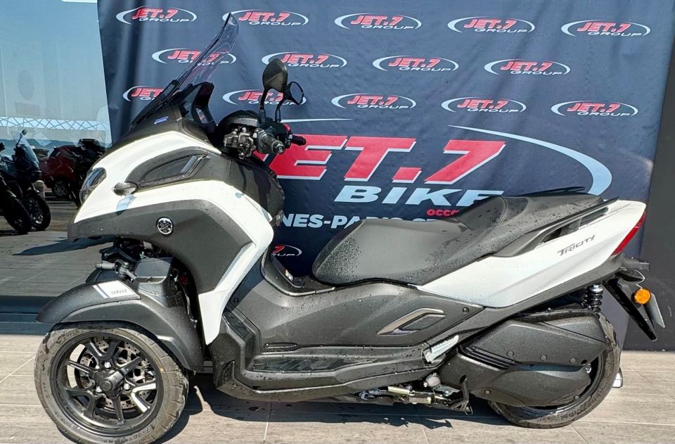 YAMAHA TRICITY 300 1