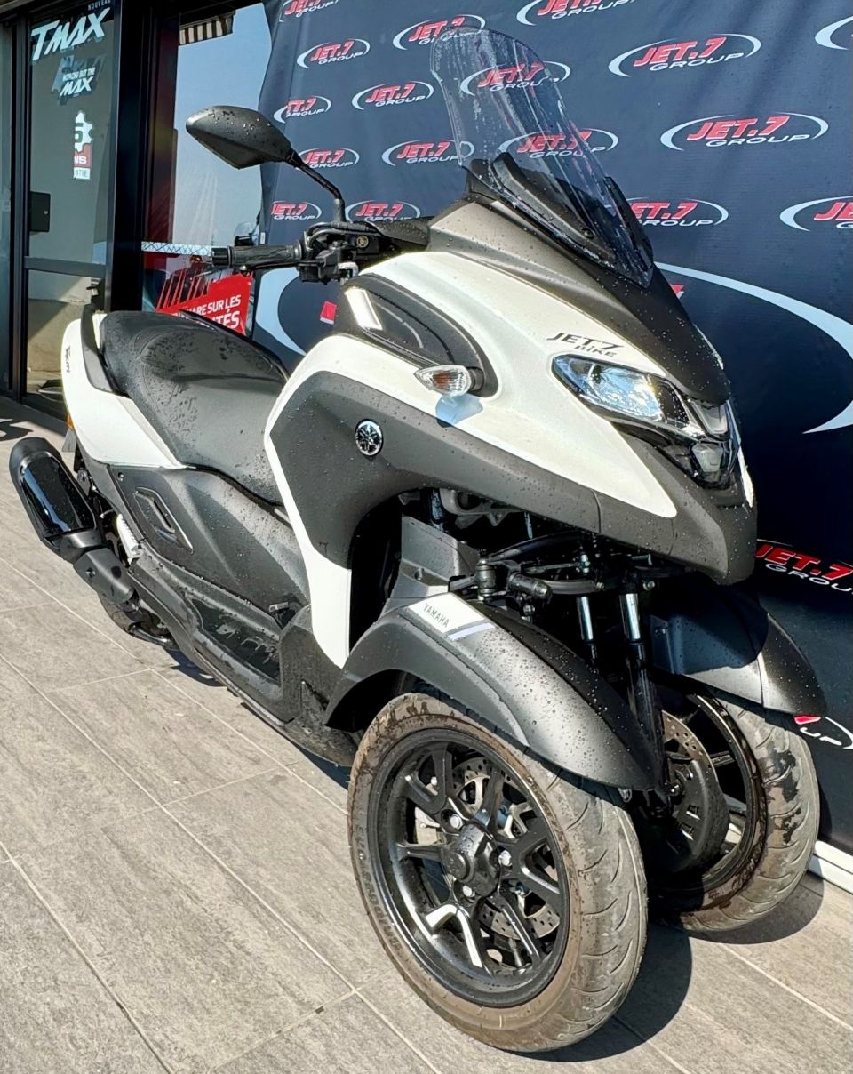 YAMAHA TRICITY 300 2