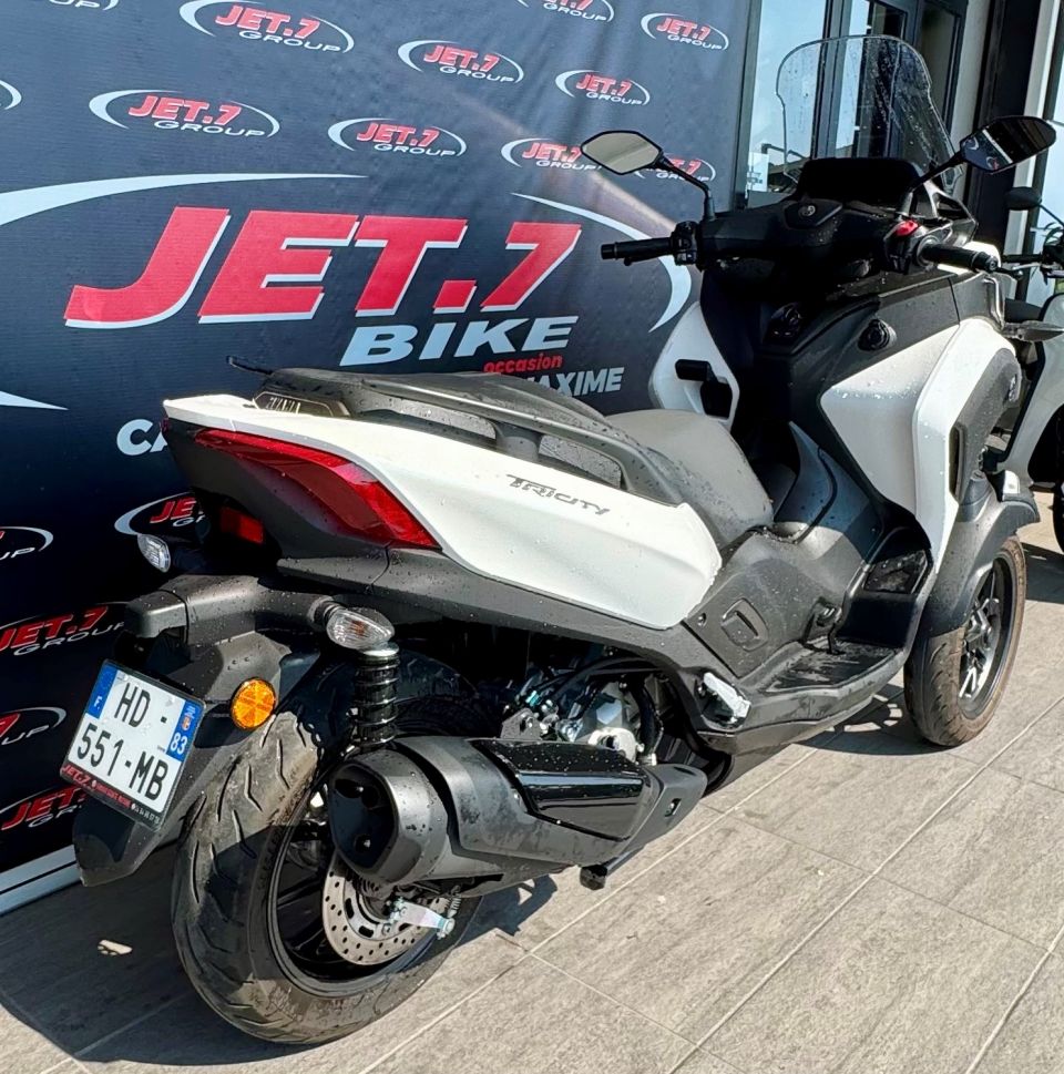 YAMAHA TRICITY 300 4