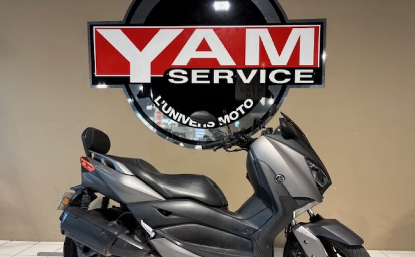 YAMAHA XMAX 300 0