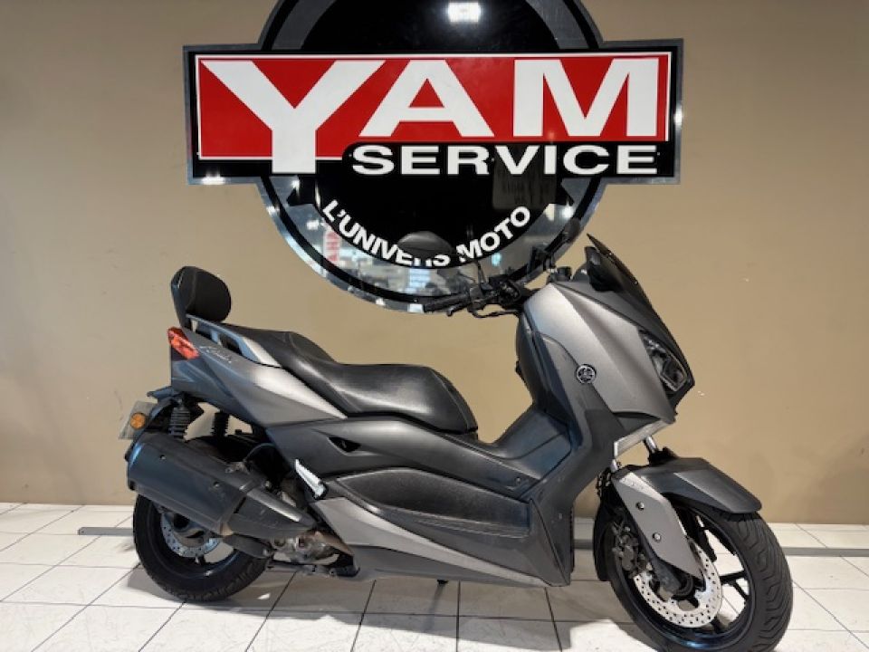 YAMAHA XMAX 300 0