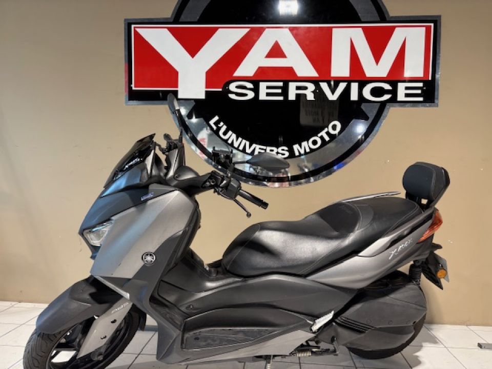 YAMAHA XMAX 300 1