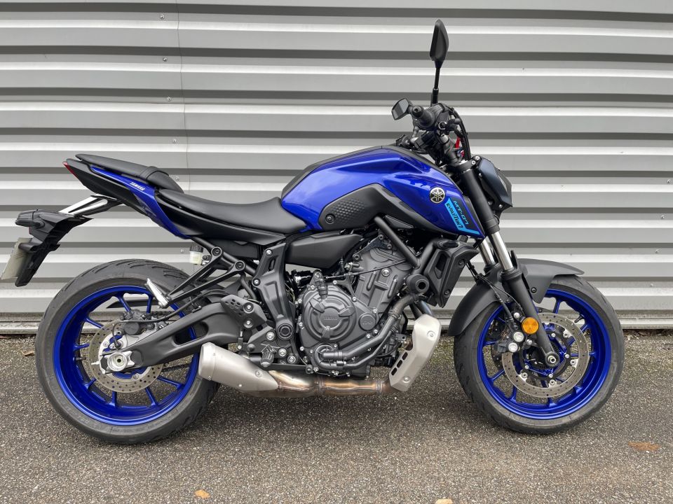 YAMAHA MT-07 8