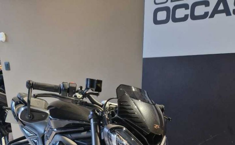 TRIUMPH STREET TRIPLE 765 RS 4