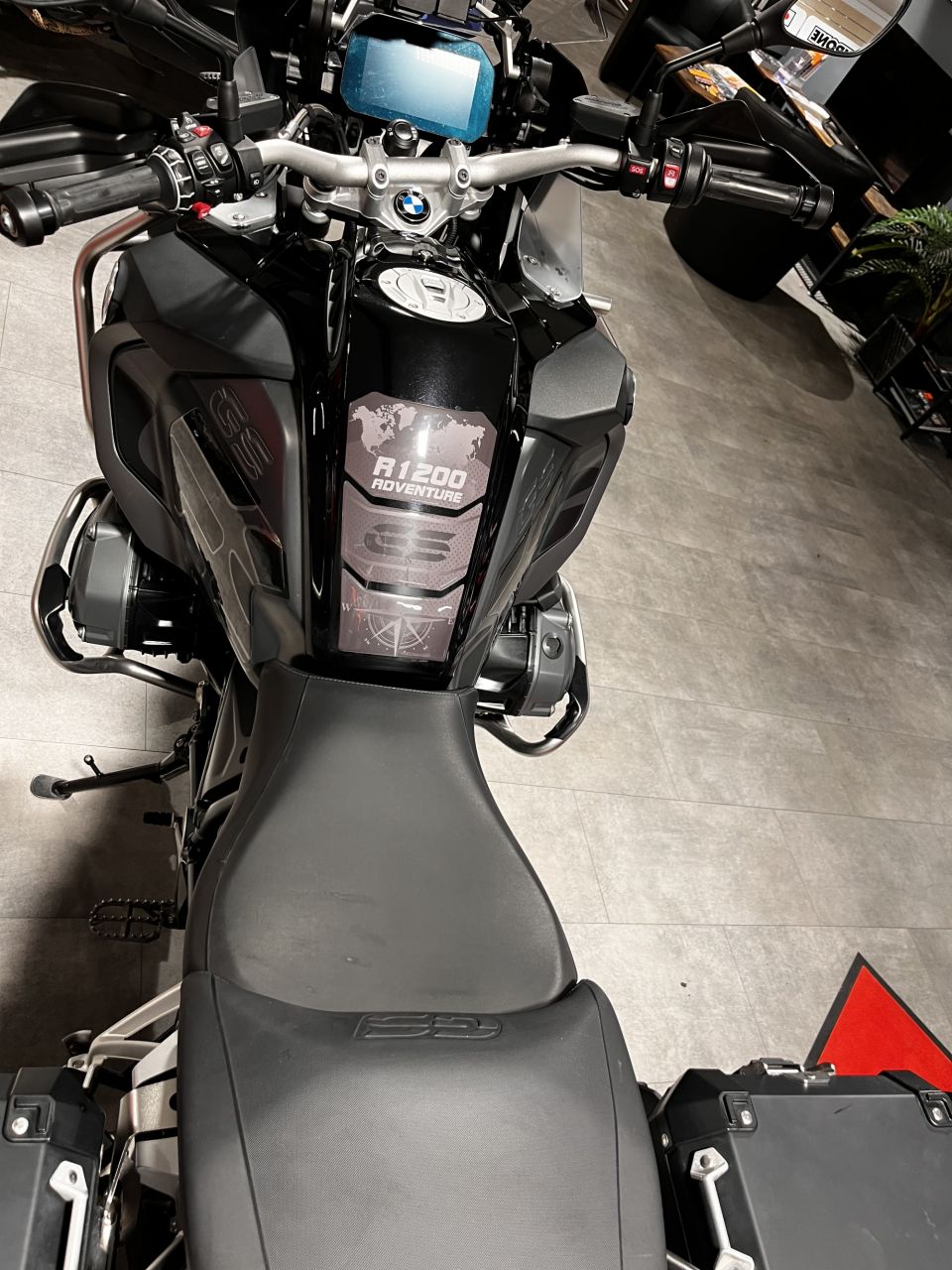 BMW ADVENTURE 1200 8