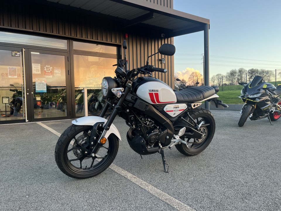 YAMAHA XSR 125 10