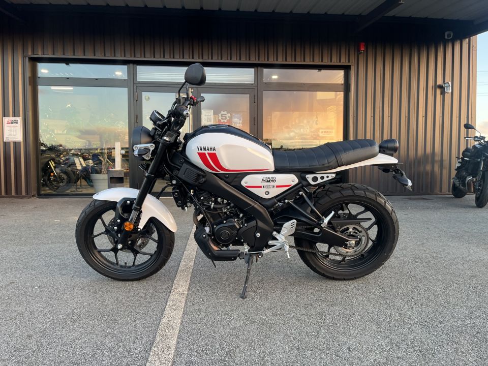 YAMAHA XSR 125 15