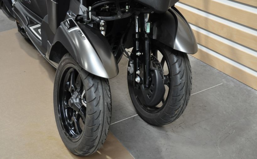YAMAHA TRICITY 300 5