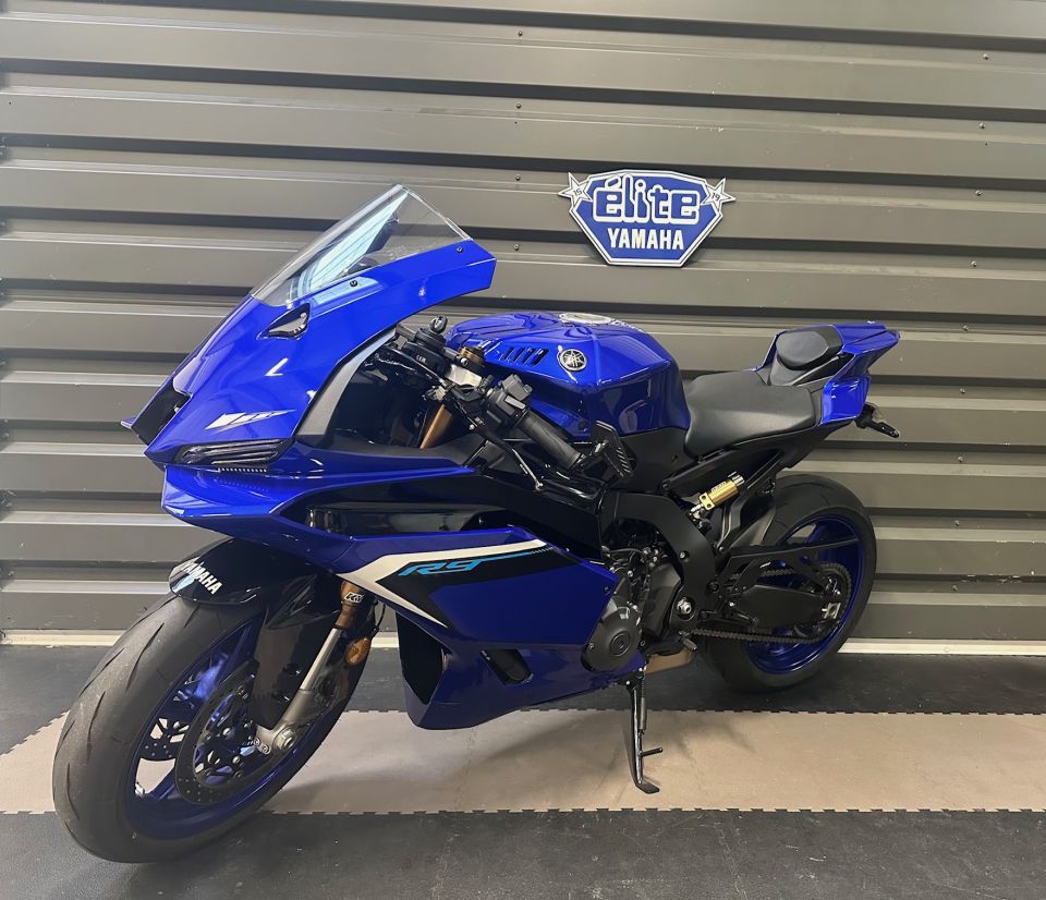 YAMAHA YZF-R9 3