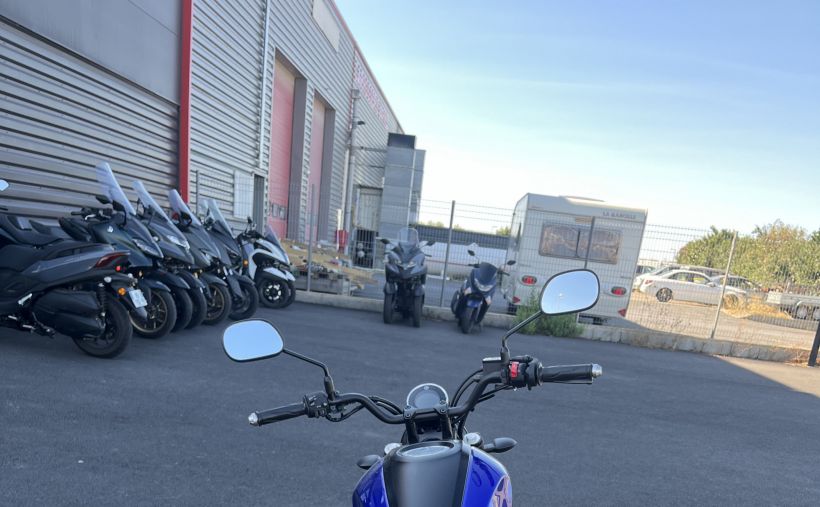 YAMAHA XSR 125 2