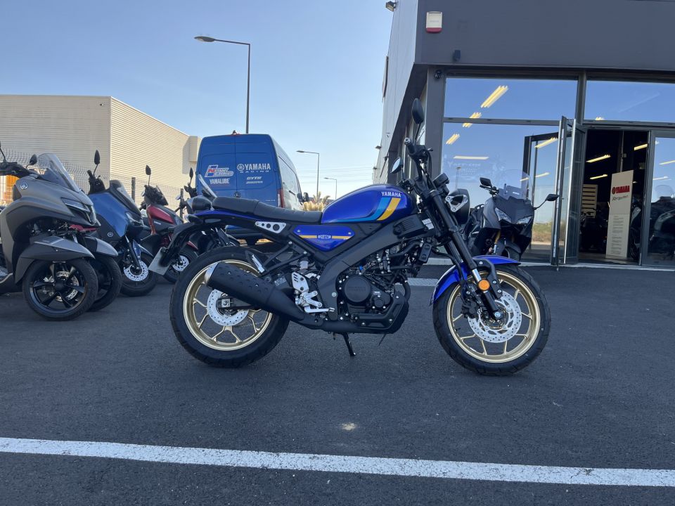 YAMAHA XSR 125 3