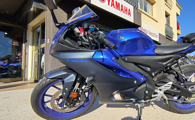 YAMAHA YZF 125 R ABS 0